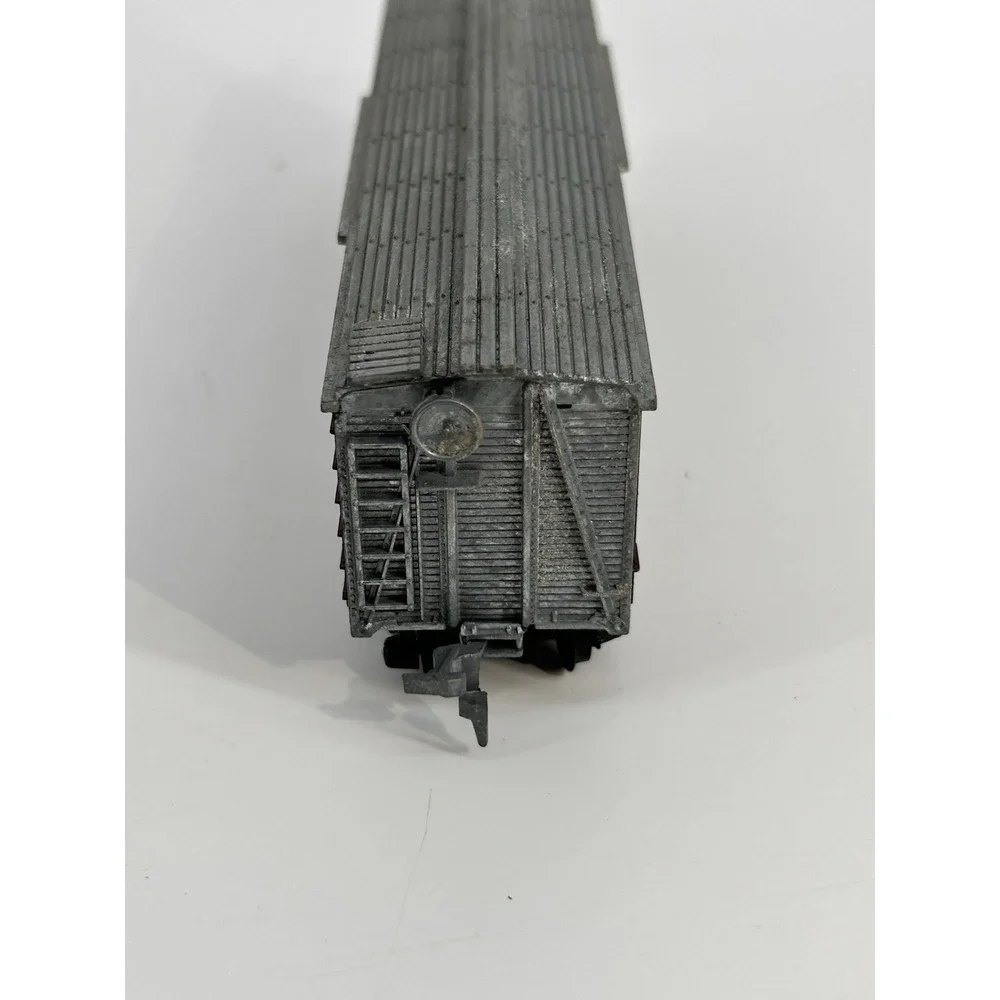 Vintage Roundhouse HO Santa Fe 40 ft Truss-Side Train Boxcar Diecast Truck Kit